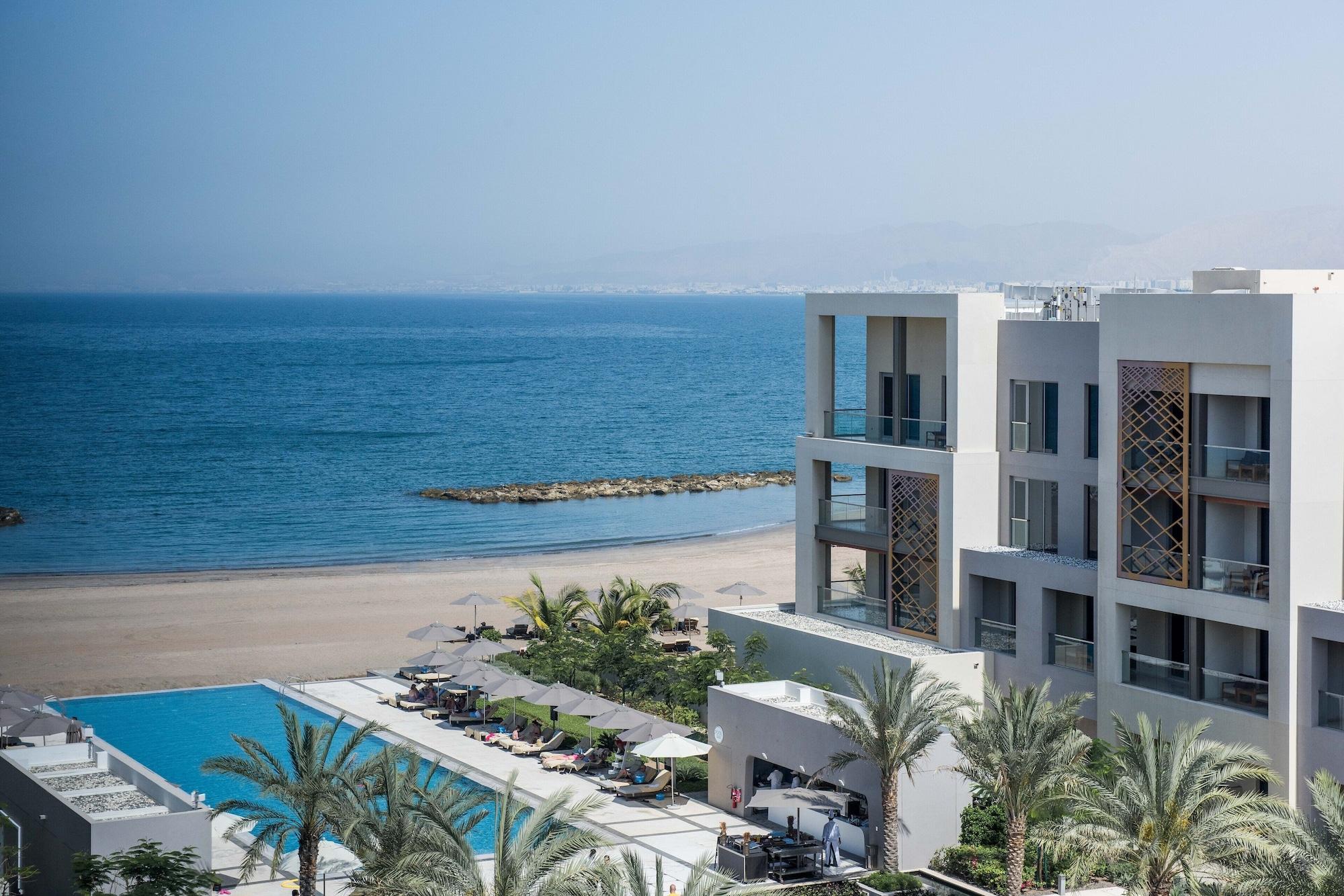 Kempinski Hotel Muscat Exterior photo The beach at the hotel