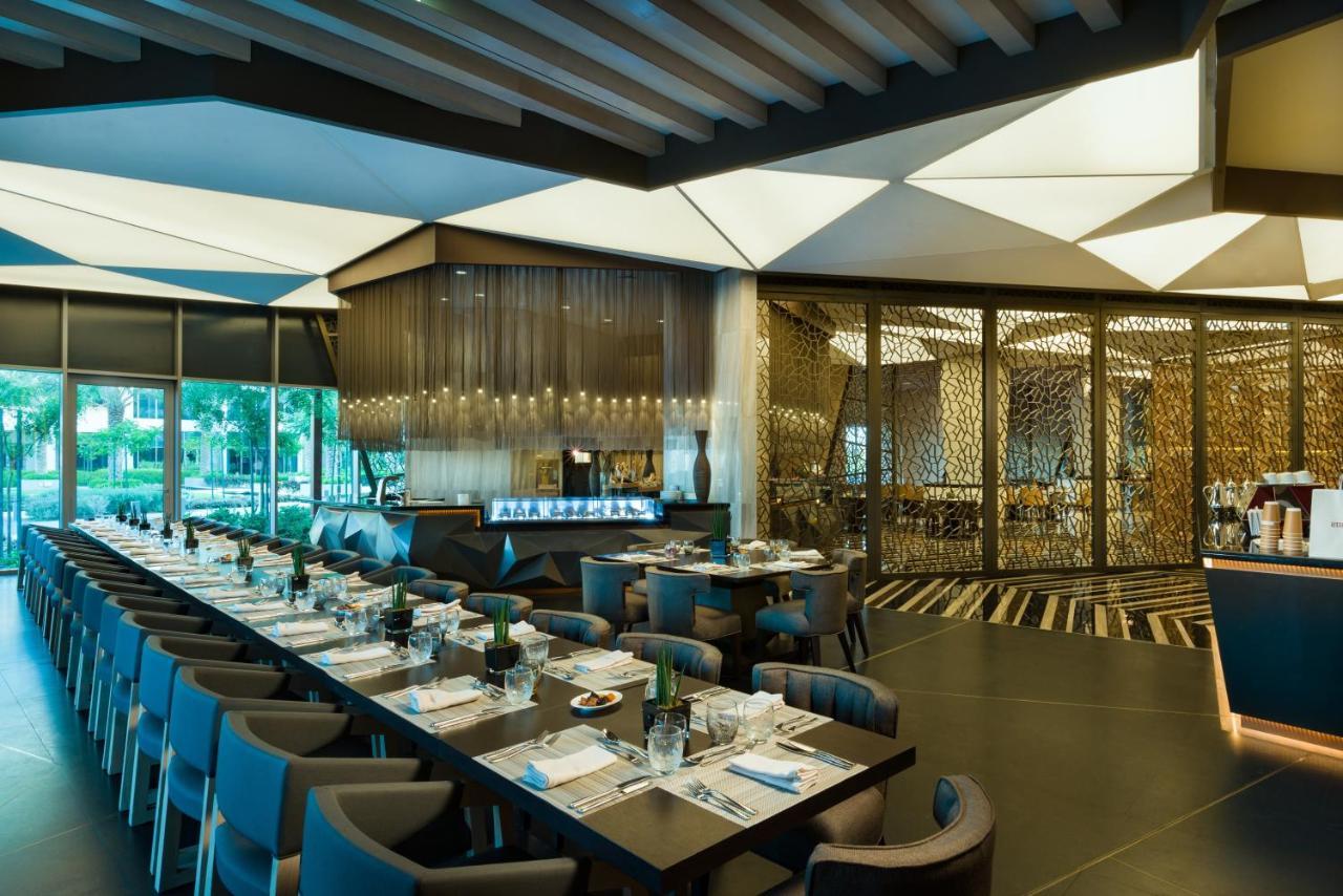 Kempinski Hotel Muscat Exterior photo The interior of the restaurant